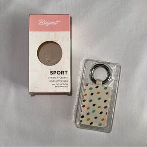 Bagnet purse holder magnet white polka dots nwb